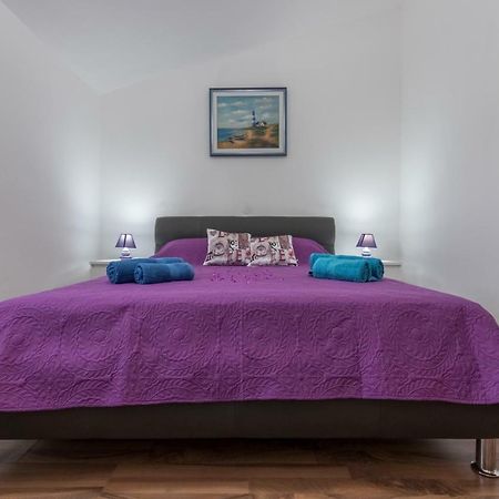 Apartment Alice พูลา ภายนอก รูปภาพ