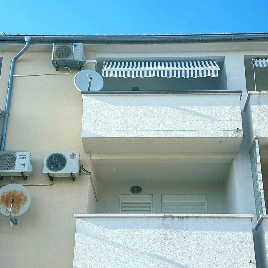 Apartment Alice พูลา ภายนอก รูปภาพ