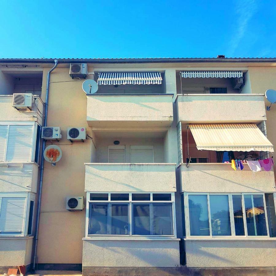 Apartment Alice พูลา ภายนอก รูปภาพ